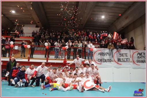 Volley maschile. Festa grande per Carcare contro il Rapallo. Le foto dei festeggiamenti per il ritorno in C Volley maschile. Festa grande per Carcare contro il Rapallo. Le foto dei festeggiamenti per il ritorno in C