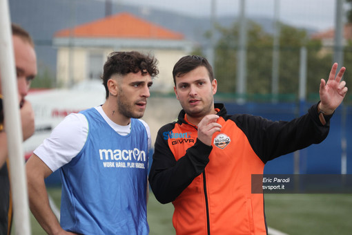 Calcio, Vadino. Daniele Poggi promuove la prova con il Camporosso: "Meritavamo di più, ma i conti nell'arco di un campionato tornano" (VIDEO) Calcio, Vadino. Daniele Poggi promuove la prova con il Camporosso: "Meritavamo di più, ma i conti nell'arco di un campionato tornano" (VIDEO)