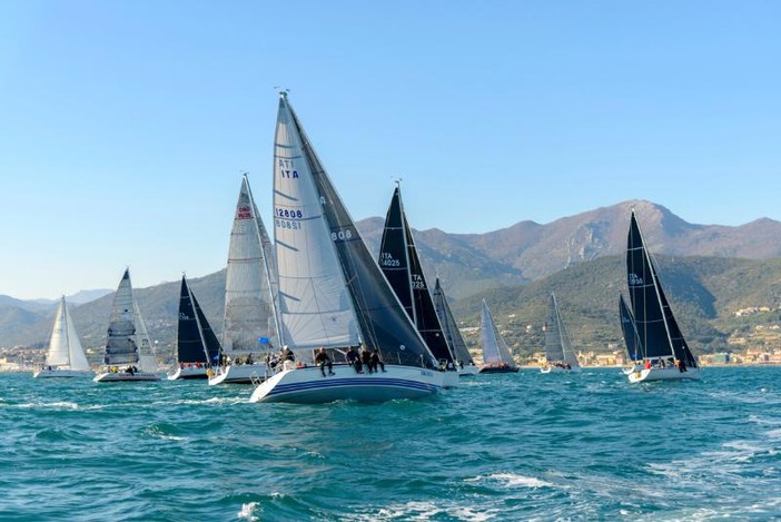 Vela. Il Campionato Invernale Marina di Loano è ripreso, barche in acqua tra Borghetto e Borgio Verezzi Vela. Il Campionato Invernale Marina di Loano è ripreso, barche in acqua tra Borghetto e Borgio Verezzi