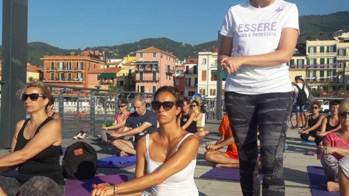 Alassio: lo Yoga non va in vacanza ed è gratuito per tutti